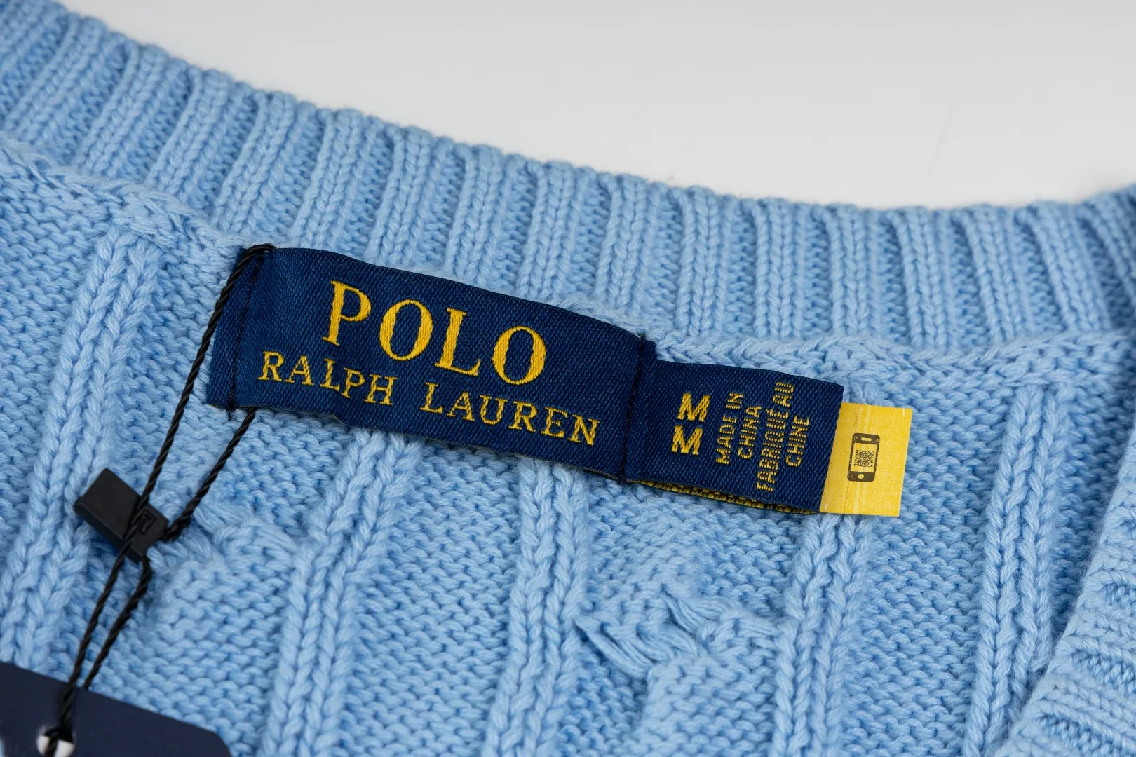 P176 #R82 Ralph Lauren Small Label Cable V Neck Vest Sleeveless Twist Sweater Women's Top Size: XS S M L Color: White Yellow Light Blue Pink Khaki Gray Navy Black Classic Cotton Yarn 100% White Cotton High Quality Classic Style Has Always Been Popular! The workmanship details are very good! Wearing a vest with a shirt is always the standard, with classic brand embroidery on the chest! All major stars have the same style! Best for couples. High quality goods! Xinjiang cotton micro-elastic and smooth fabric has excellent quality. Pure cotton is soft and skin-friendly. Length: 60/61/63/65 Bust: 44/46/49/52 Shoulder width: 36/37.5/39/41
